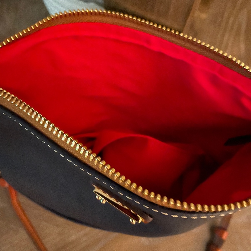 Crossbody purse
